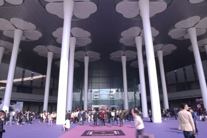 Zur Frühlingsausgabe der Intertextile Shanghai Apparel Fabrics werden mehr als 3000 Aussteller erwartet. [Photo: Frömbgen]