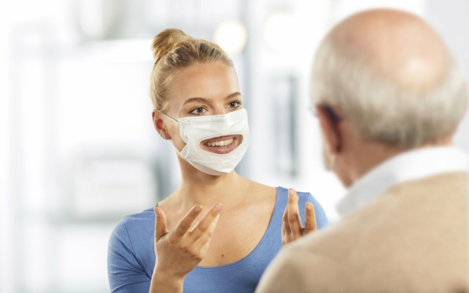 Hengst-pure-smile-Maske.jpg
