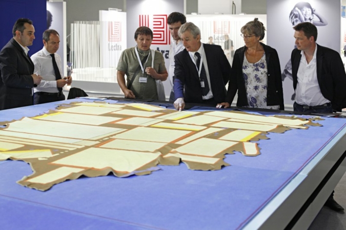 Zuschnitt (im Bild Leder)