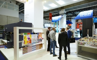 Sehr eindrucksvoll präsentieren sich die Anbieter von Textildruck-Lösungen auf der diesjährigen Heimtextil 2015 in Frankfurt Photos: Heimtextil