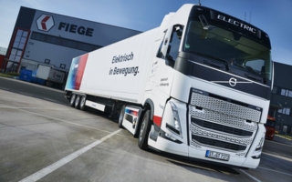 Fiege-Lkw-Transport-Logistik.jpg