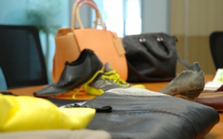 Als Lederimitat werden Polyurethan-beschichtete Textilien vielseitig eingesetzt Photo: SAK