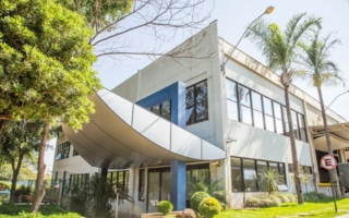 (Bild 1-5) Mit insgesamt rund 1.000 Mitarbeitern und mit einer Kapazität von fünf Millionen Meter Gewebe pro Monat gehört Covolan zu den führen...