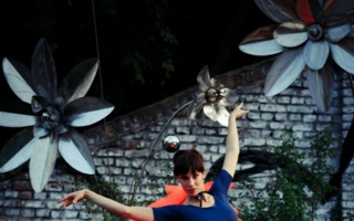 Mode der Zukunft? Das LED-Ballkleid des Modelabels Elektro Couture Photo: Zoë Noble für ElektroCouture