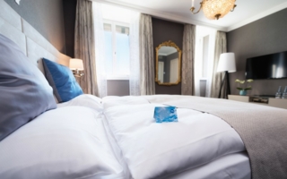 Die neue Hygienefunktion kann in Baumwoll- und Mischgewebe von Bettwäsche als auch in
Matratzen, Teppichen, Vorhängen, Frottierware, Küchen-, Ti...