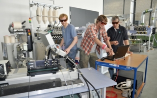 ITA-Studenten demonstrieren berührungsloses optisches Messverfahren
Photo: ITA