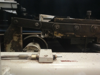 Der neue Heizgurt von GKD ermöglicht signifikante Einsparungen bei Leimverbrauch, Dampfenergie und Reinigungsaufwand