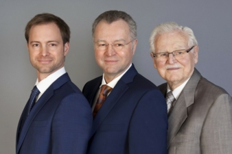 Mit Christopher Veit (links) ist die Nachfolge geregelt. In der Mitte Günter Veit, rechts im Bild  Reinhard Veit
(Photo: Veit)
