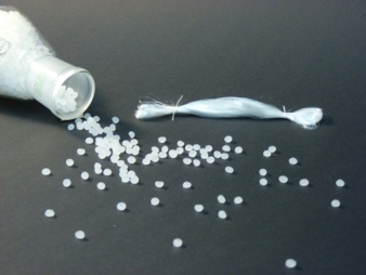 Garn und Granulat aus PLA Photo: ITCF Denkendorf