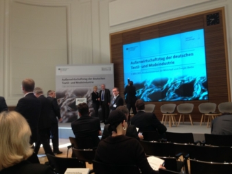 Frau Ingeborg Neumann Präsidentin Gesamtverband und Matthias Machnig beamteter Staatssekretär im Bundesministerium für Wirtschaft und Energie Ph...