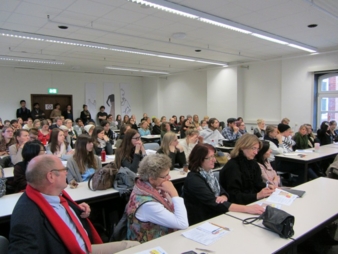Studierende und Lehrende der Hochschule Niederrhein Photo: Femnet e.V.