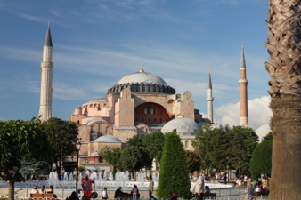 turkeihagiasophiakircheinistanbul.jpg